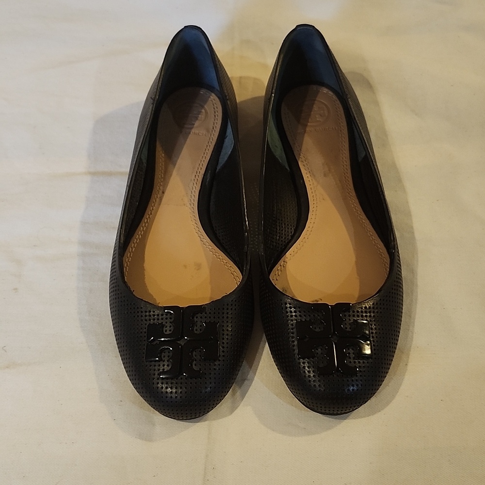 Tory Burch leather cushioned leather ballet flats in black round toe size 7.5